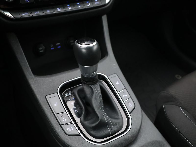 Hyundai i30 1,4 T-GDI 103kW DCT Navi LED - fotka 22 z 32