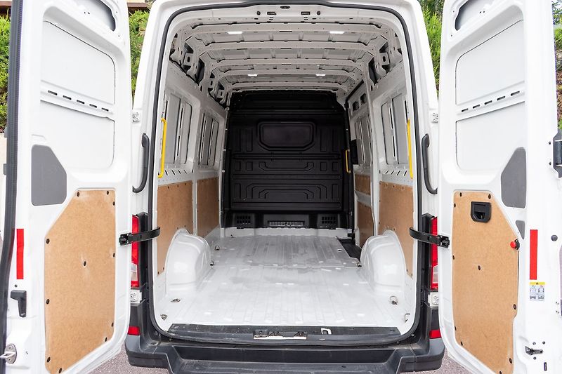 Volkswagen Crafter 2.0 TDI 103kW L2H2*CARPLAY*DPH - fotka 8 z 26