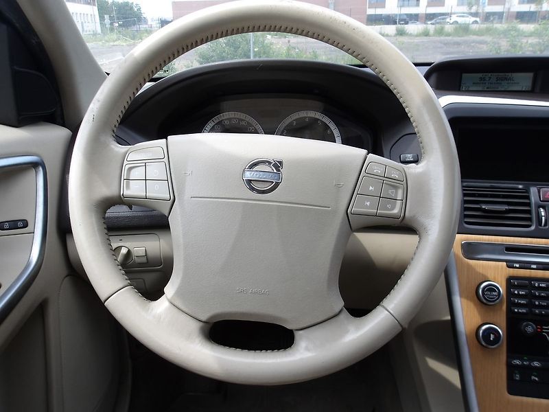 Volvo XC60 (2009) T6 210kW!!! AWD ČR ! AUT.! - fotka 14 z 53