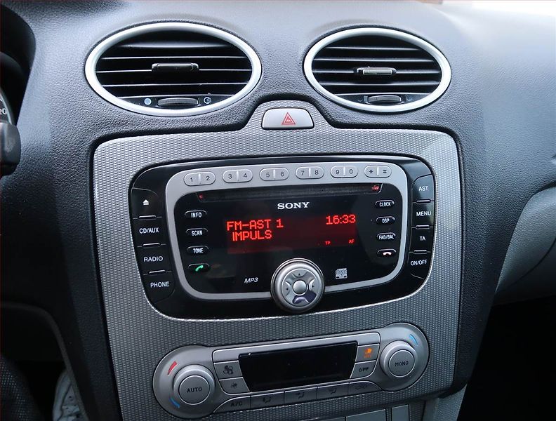 Ford Focus (2008) 1.6 TDCi, Eko.zaplacen - fotka 12 z 14