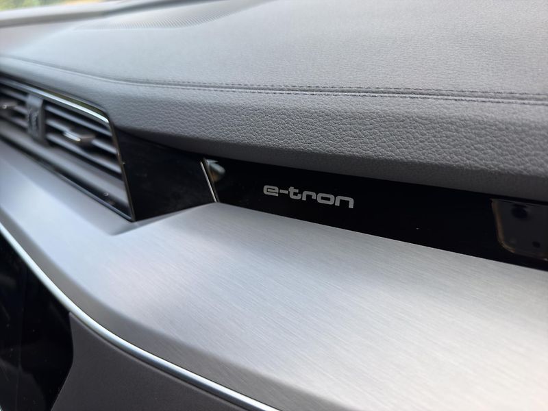 Audi e-tron (2022) ETRON-S 370KW 21 ALU - fotka 23 z 27
