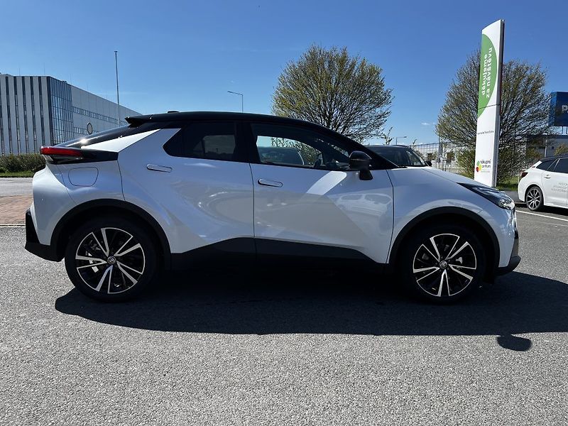 Toyota C-HR 2.0 Plug-in Hybrid Executive - fotka 3 z 34