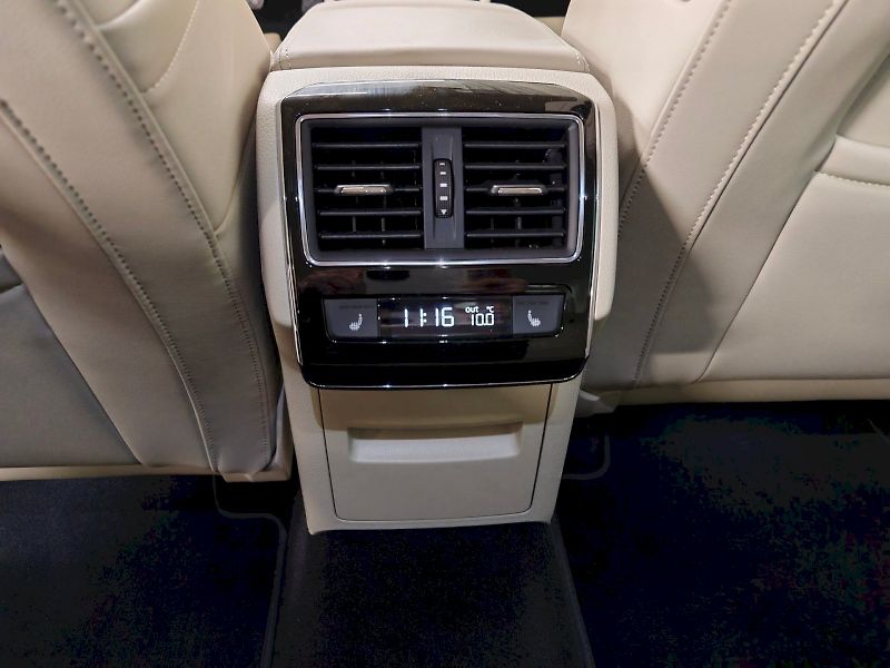 Škoda Superb (2024) iV 1.4 TSI 160 kW DSG L&K - fotka 25 z 30