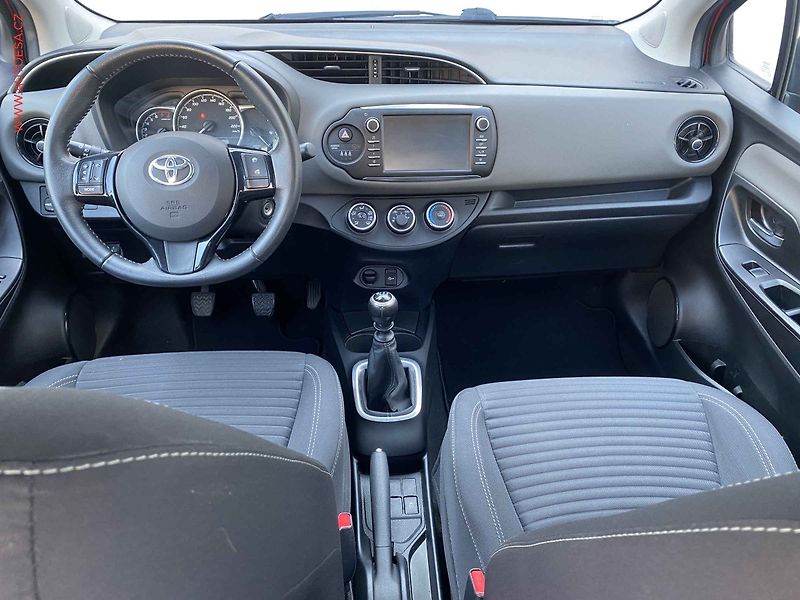 Toyota Yaris (2019) 1.5 VVT-i, Dynamic, AC - fotka 8 z 14