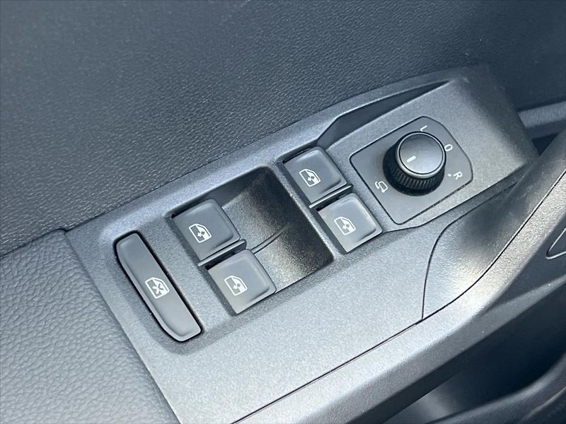 Seat Arona 1,0 TSi 70kW STYLE - fotka 20 z 23