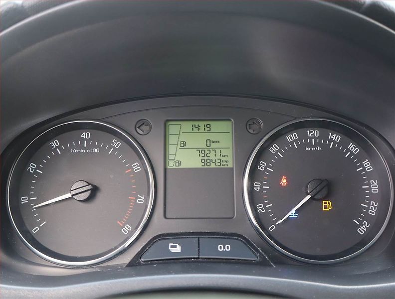 Škoda Fabia (2013) Scout 1.2 TSI, Serv.kniha - fotka 11 z 15