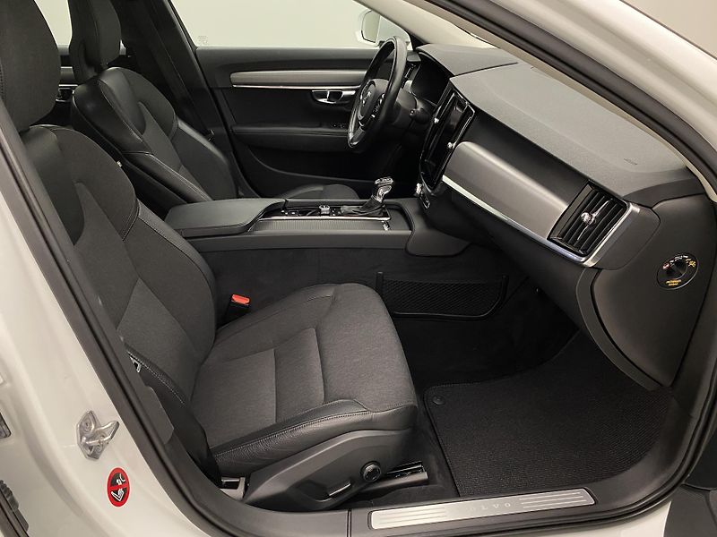 Volvo V90 T5 MOMENTUM AUT - fotka 23 z 39