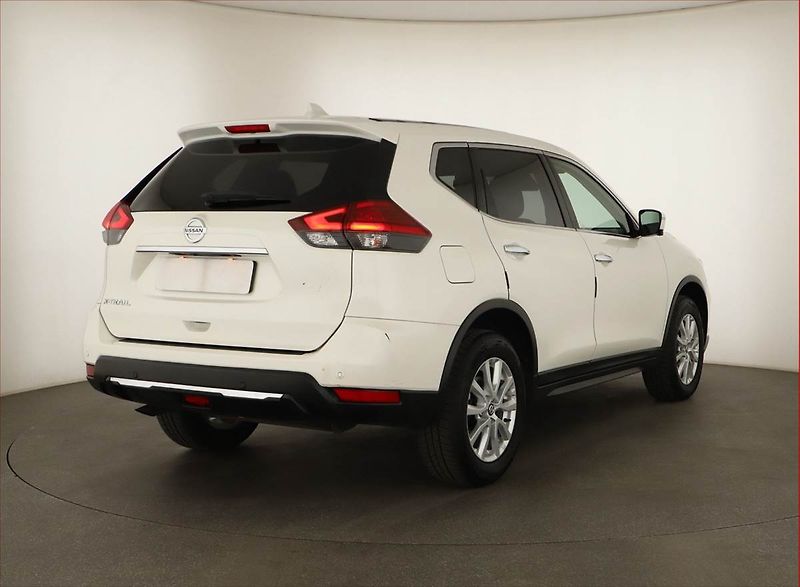 Nissan X-Trail (2017) 1.6 dCi, 4X4, Navi, Tempomat - fotka 5 z 16