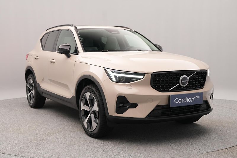 Volvo XC40 (2026) B3 AUT DARK ULTRA - fotka 12 z 21