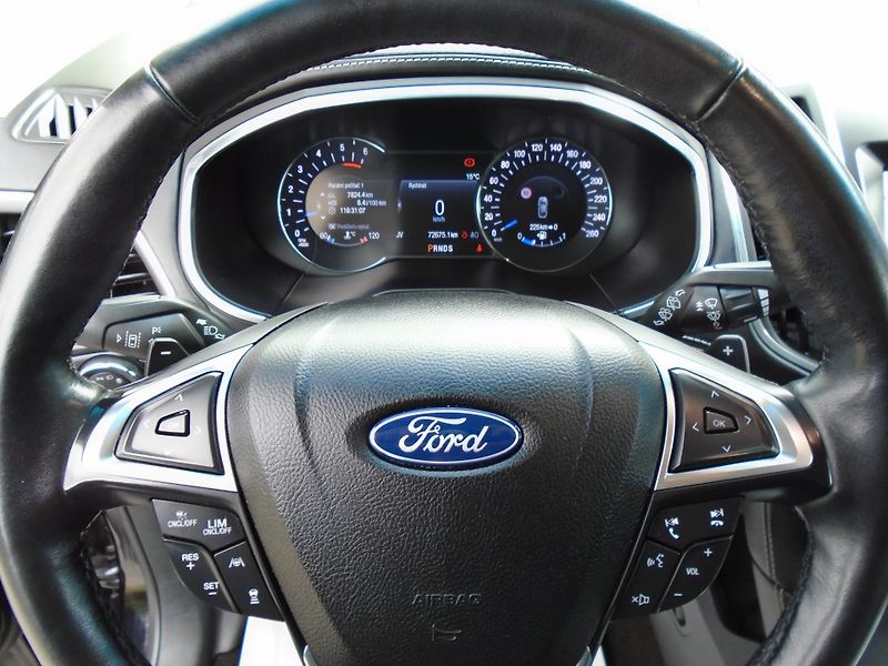 Ford Edge 2,0EcoBlue 175kW 8AT Vignale - fotka 20 z 45