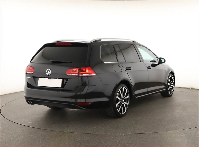 Volkswagen Golf (2016) 2.0 TDI, Xenony, Tempomat - fotka 5 z 18