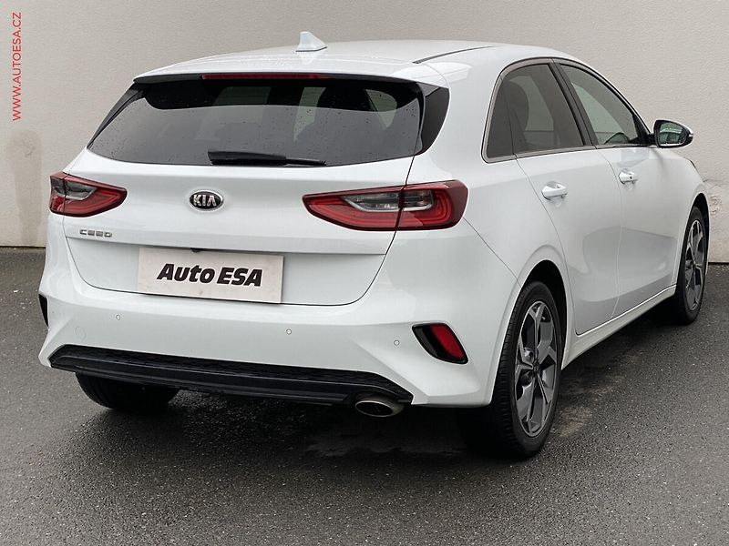 Kia Ceed (2018) 1.4 T-GDi, ČR, Exclusive, AT - fotka 4 z 21