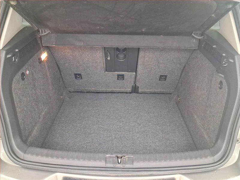 Volkswagen Tiguan (2011) Freestyle 2.0 TSI, 4X4 - fotka 14 z 17