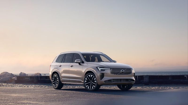Volvo XC90 (2026) T8 AWD RECHARGE BRIGHT ULTRA - fotka 2 z 12