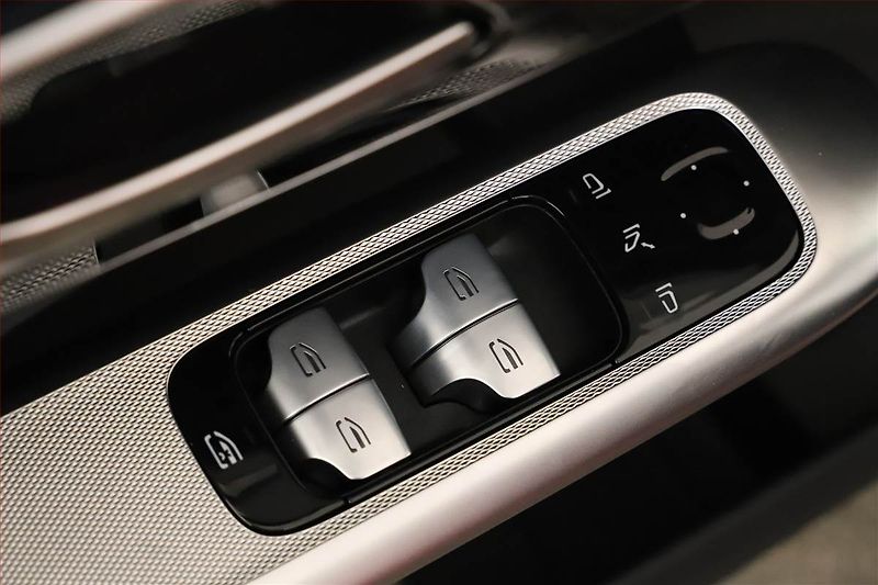 Mercedes-Benz GLC (2025) 200 4MATIC, AVANTGARDE - fotka 24 z 28