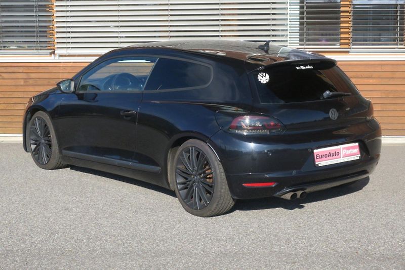 Volkswagen Scirocco (2009) 2,0TDI SPORT Panorama Bi-Xenon - fotka 3 z 44