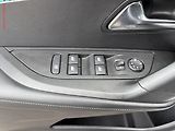 Peugeot 2008 (2022) 1.5 HDi, Allure, AT, LED - náhled 12
