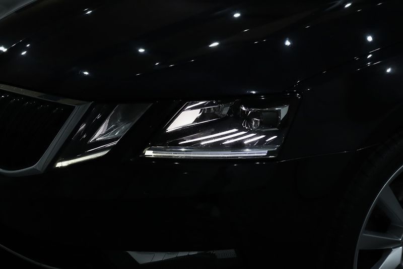 Škoda Octavia (2017) 3 FL Combi 1.4 TSI 110 kW  - fotka 9 z 34