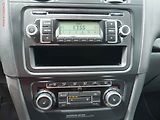 Volkswagen Golf (2010) 1.6TDi, Klima - náhled 11