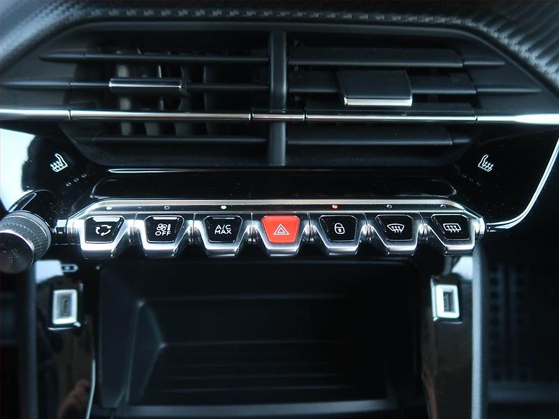 Peugeot 2008 (2022) Active Pack 1.2 PureTech - fotka 18 z 18