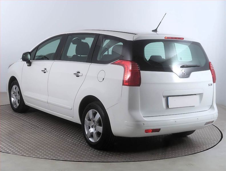 Peugeot 5008 (2013) 1.6 HDi, Tempomat - fotka 4 z 13