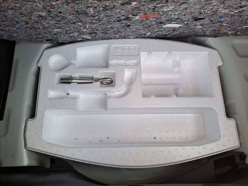 Suzuki Swift (2026) 1,2 PREMIUM HYBRID - fotka 19 z 19