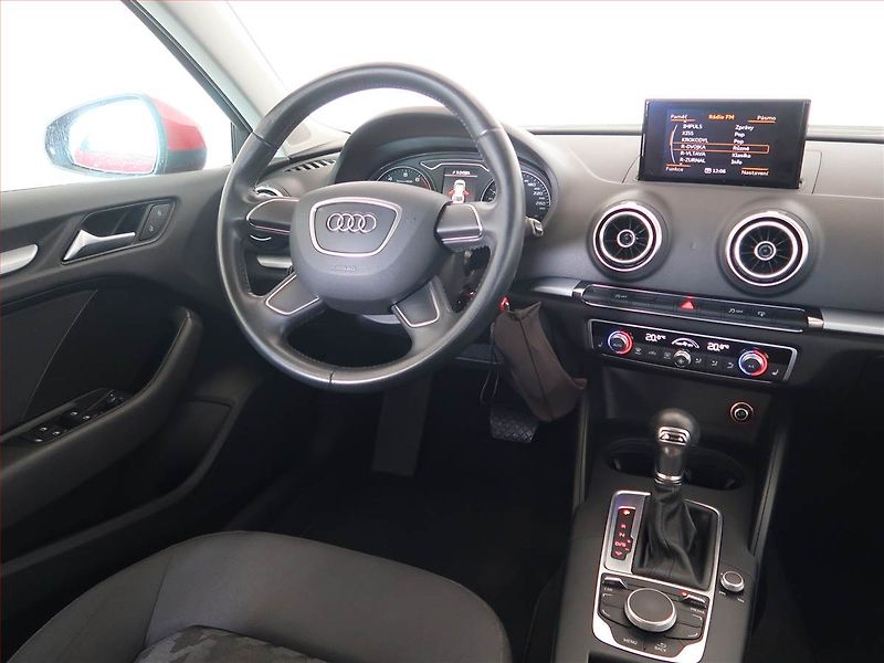 Audi A3 (2014) 1.2 TFSI, Automat, Bi-Xenony - fotka 7 z 14