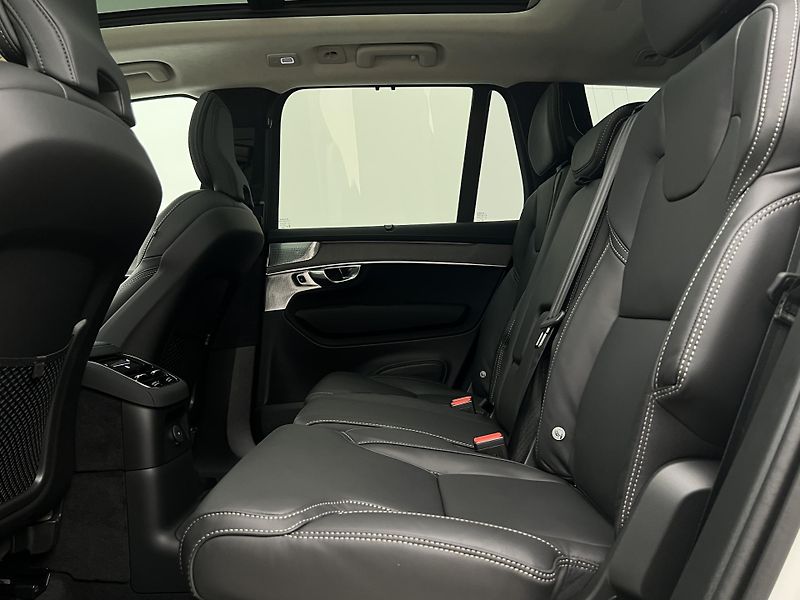 Volvo XC90 (2026) T8 AWD RECHARGE ULTRA DARK - fotka 5 z 46