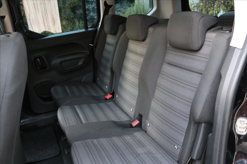 Opel Combo 1,2 LIFE,81KW,87000 Km - fotka 42 z 47