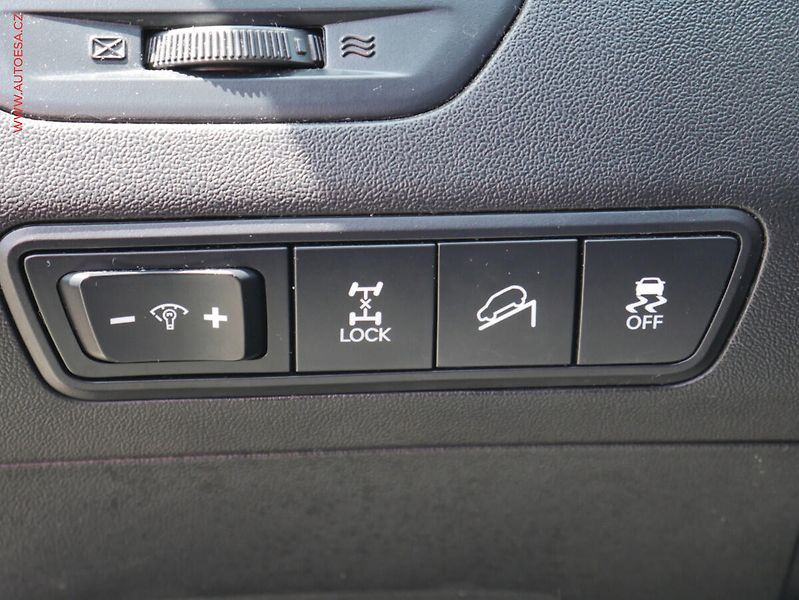 Hyundai ix35 (2010) 2.0 CVVT 4x4, ČR, AT, navi - fotka 24 z 25