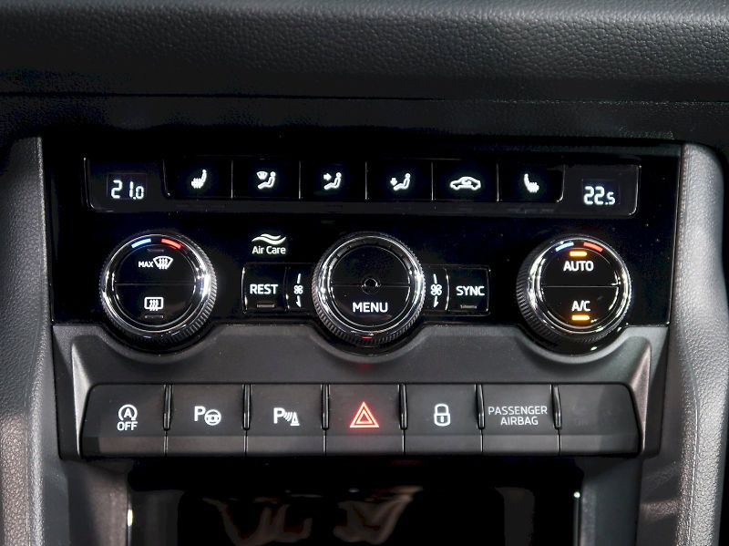 Škoda Kodiaq (2023) SPORTLINE 2.0TSI 140KW 4x4 DSG - fotka 33 z 44