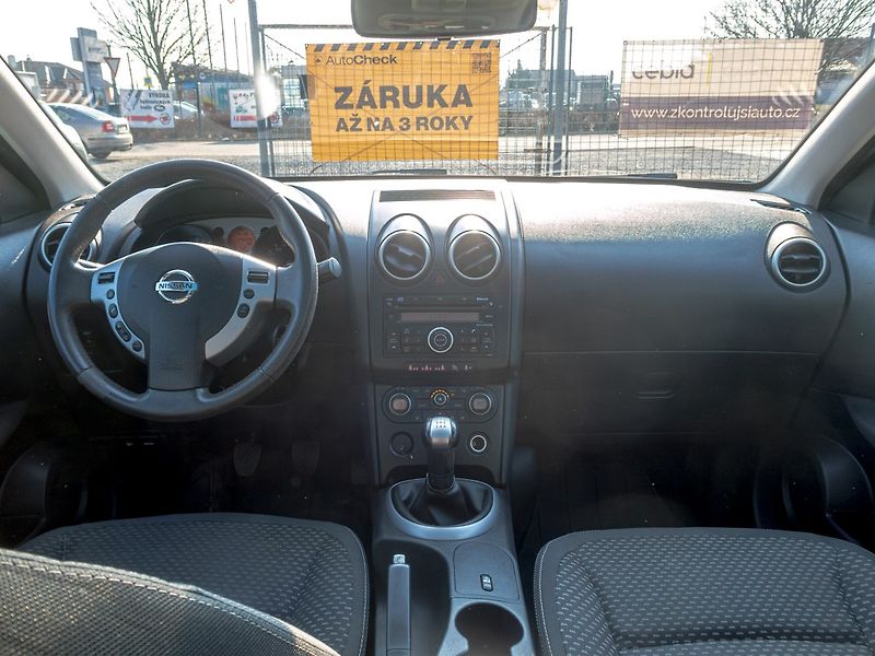 Nissan Qashqai (2008) 1.6i 16V 84KW PANO – 2x ALU - fotka 11 z 45