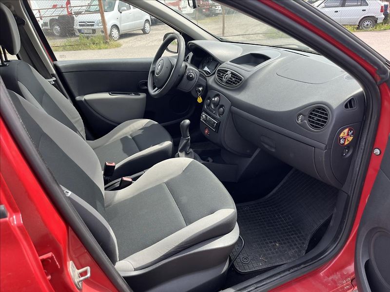 Renault Clio 1,2 i 48 KW ČR  STK 11/27 - fotka 10 z 29