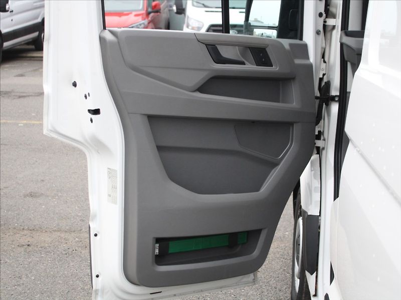 Volkswagen Crafter 2,0 TDi 35 DR 1.maj.Akční CENA - fotka 13 z 19