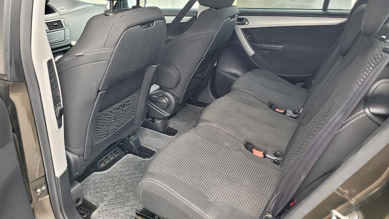 Citroën C4 Picasso (2010) 1,6 HDI PŮVOD ČR - fotka 17 z 23