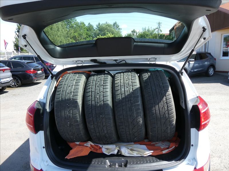 Kia Sportage 2,0 CRDi 135kW AWD 2x kola, ČR - fotka 17 z 41