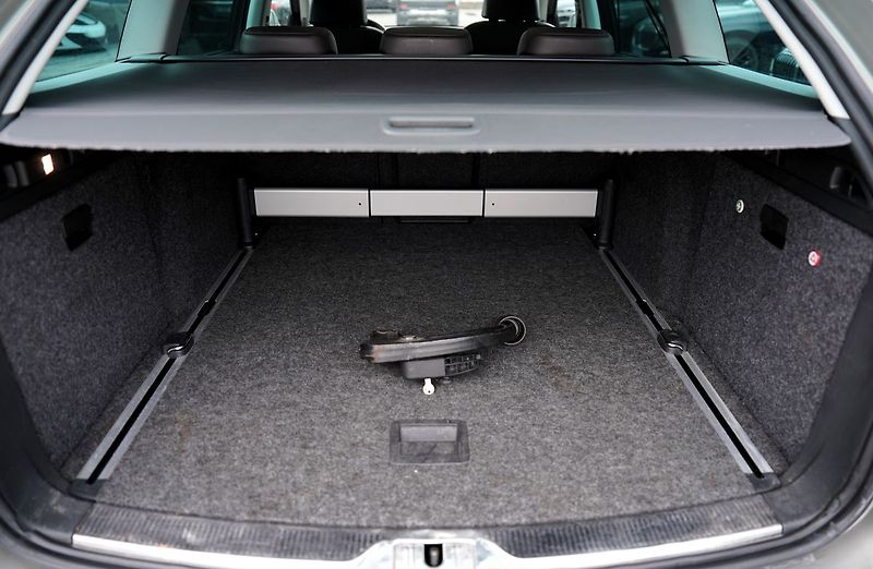 Škoda Superb 2.0 TDI 125 kW L&K/ČR/DPH - fotka 13 z 44