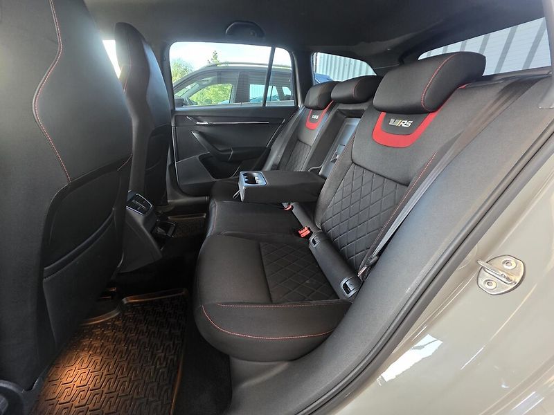Škoda Octavia Combi 2,0 TDi 135 kW RS - fotka 19 z 23