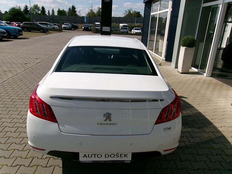 Peugeot 508 2.0 HDI sedan - fotka 6 z 17