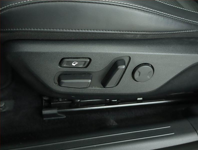 Kia EV6 (2023) RWD 77.4 kWh, SoH 100% - fotka 17 z 19