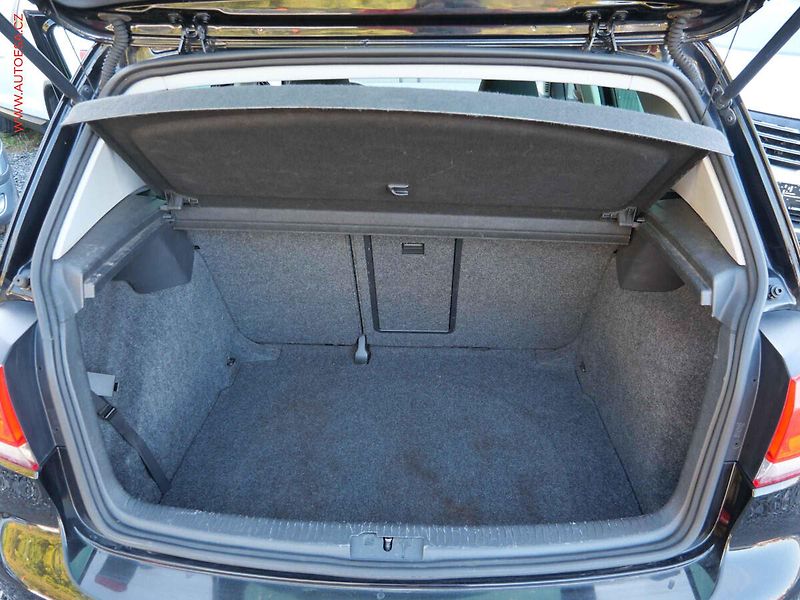 Volkswagen Golf (2010) 1.2 TSi, 2.maj,ČR, Trendline - fotka 7 z 14