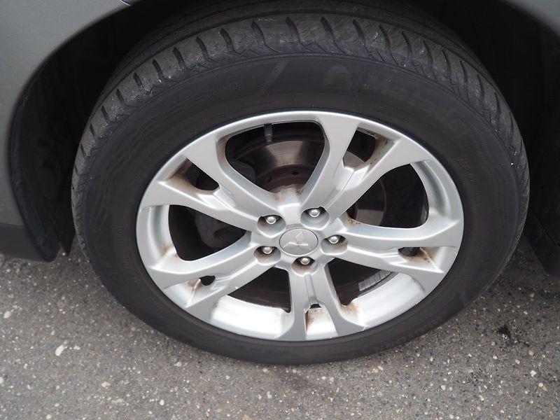 Mitsubishi Outlander (2014) 2.2 D-ID AT Instyle, AWD, 7m - fotka 8 z 41
