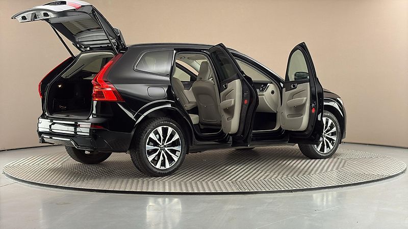 Volvo XC60 2.0 B4 AUT AWD Plus Dark - fotka 6 z 28