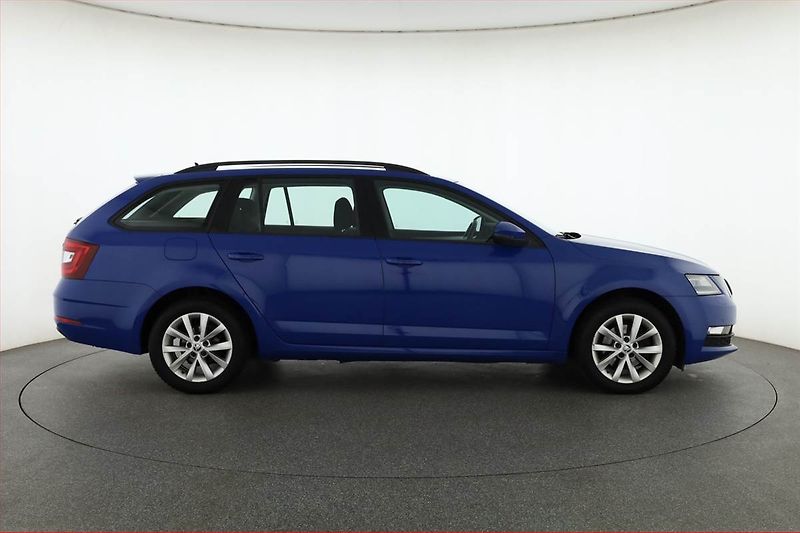 Škoda Octavia (2020) Ambition 2.0 TDI, Navi - fotka 6 z 17