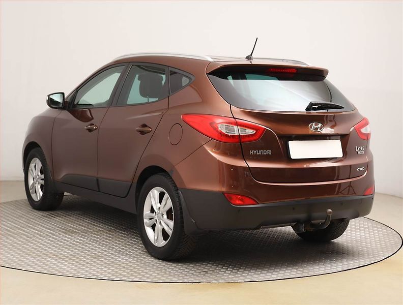Hyundai ix35 (2013) 2.0 CRDi, 4X4, Xenony - fotka 4 z 18