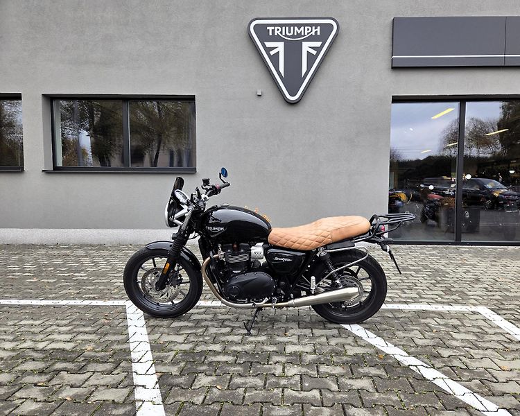 Triumph Street Twin (2017) 900 + brašny - fotka 7 z 17
