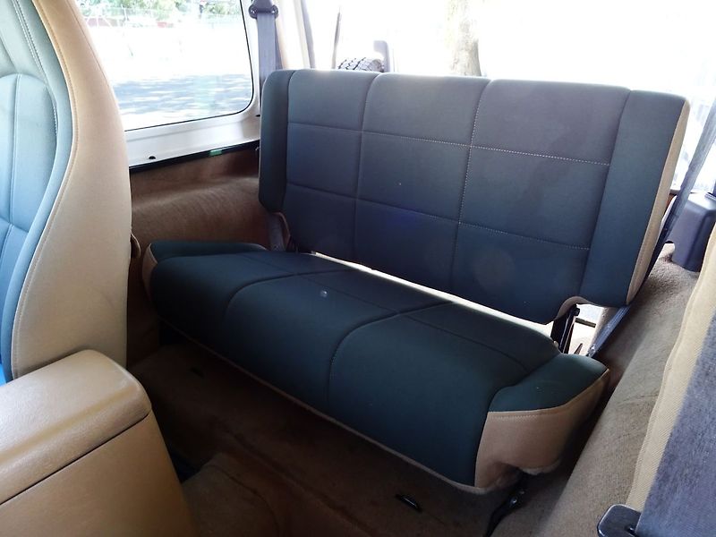 Jeep Wrangler 4.0i SAHARA Serviska - fotka 17 z 37