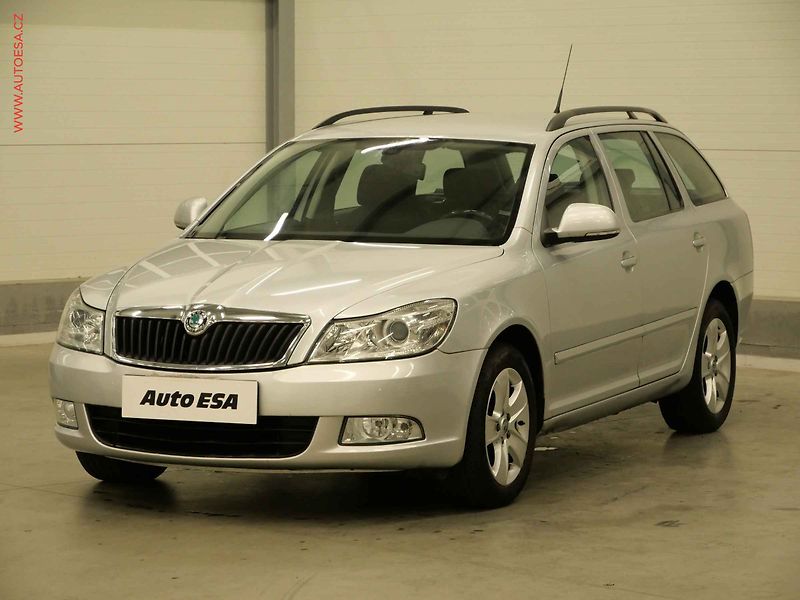 Škoda Octavia (2011) 1.4 TSI, AC, temp - fotka 3 z 22