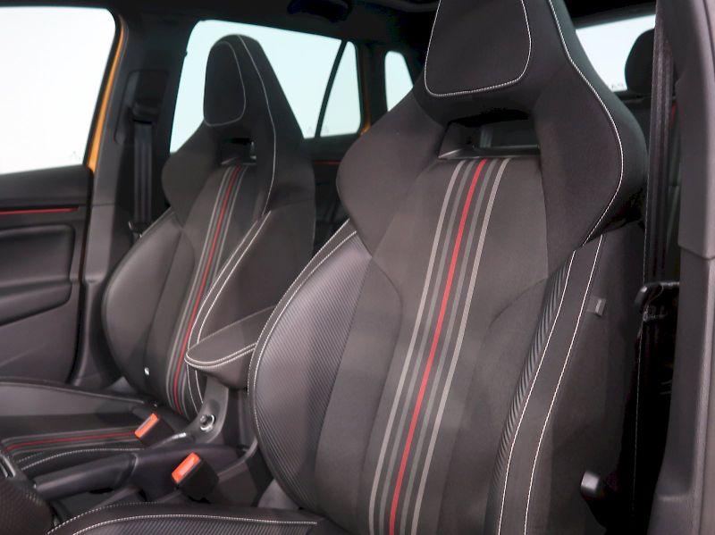 Škoda Kamiq (2025) MONTE CARLO 1.5TSI 110KW DSG P - fotka 14 z 40