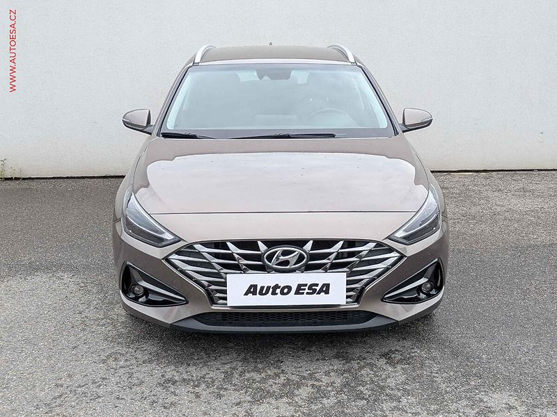 Hyundai i30 (2022) 1.5 T-GDi, 1.maj,ČR, STK7/28 - fotka 2 z 17